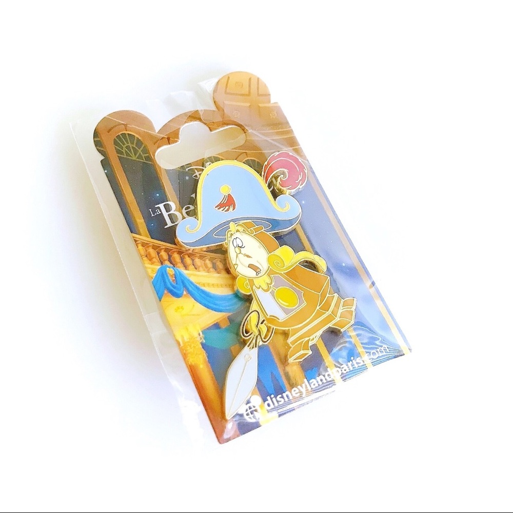 Disneyland Paris Cogsworth Pin